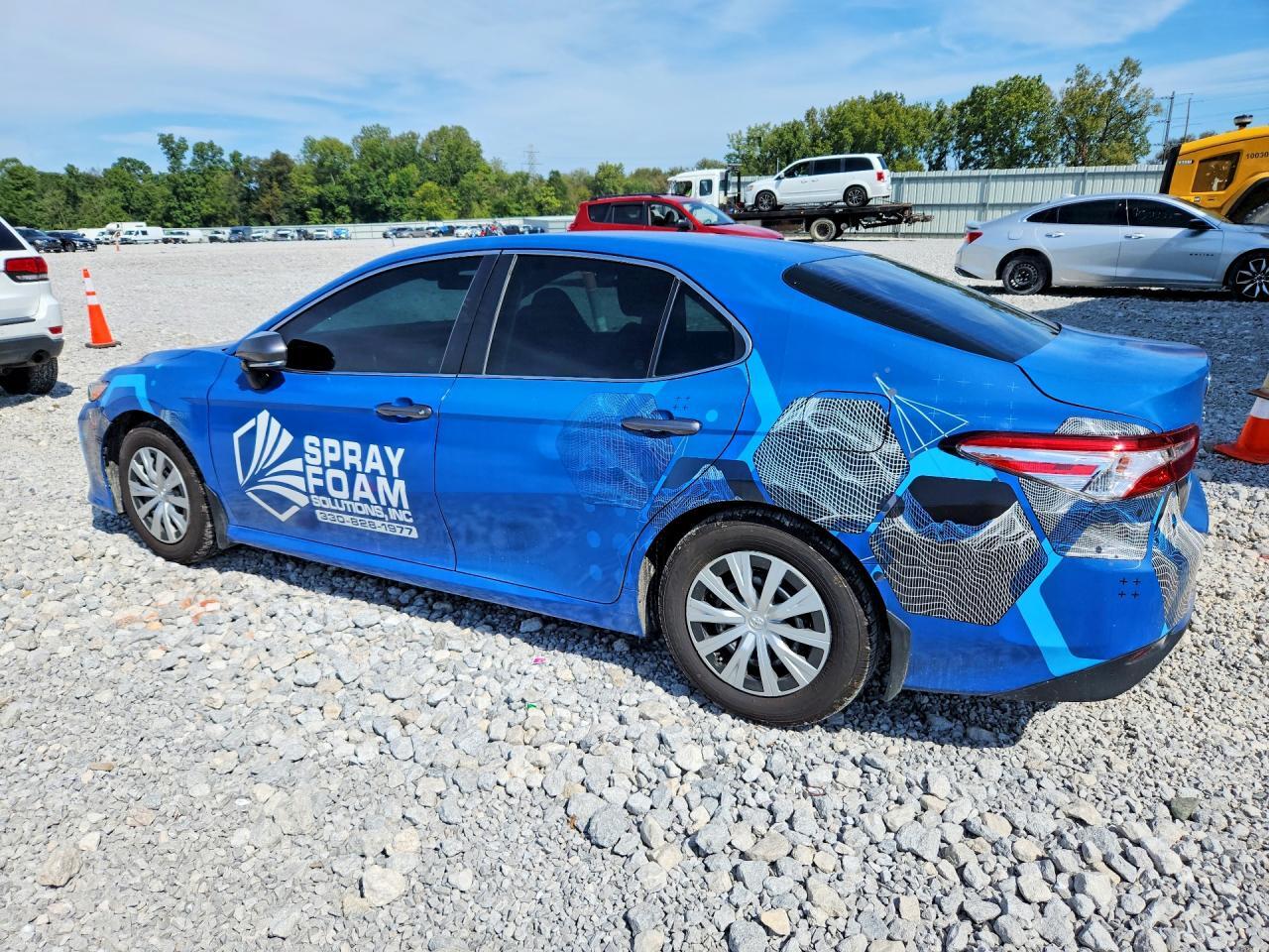 2019 TOYOTA CAMRY L — Фото 2 из 12