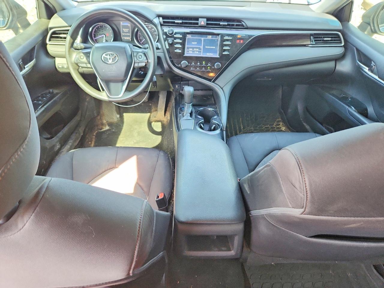 2019 TOYOTA CAMRY L — Фото 8 из 12