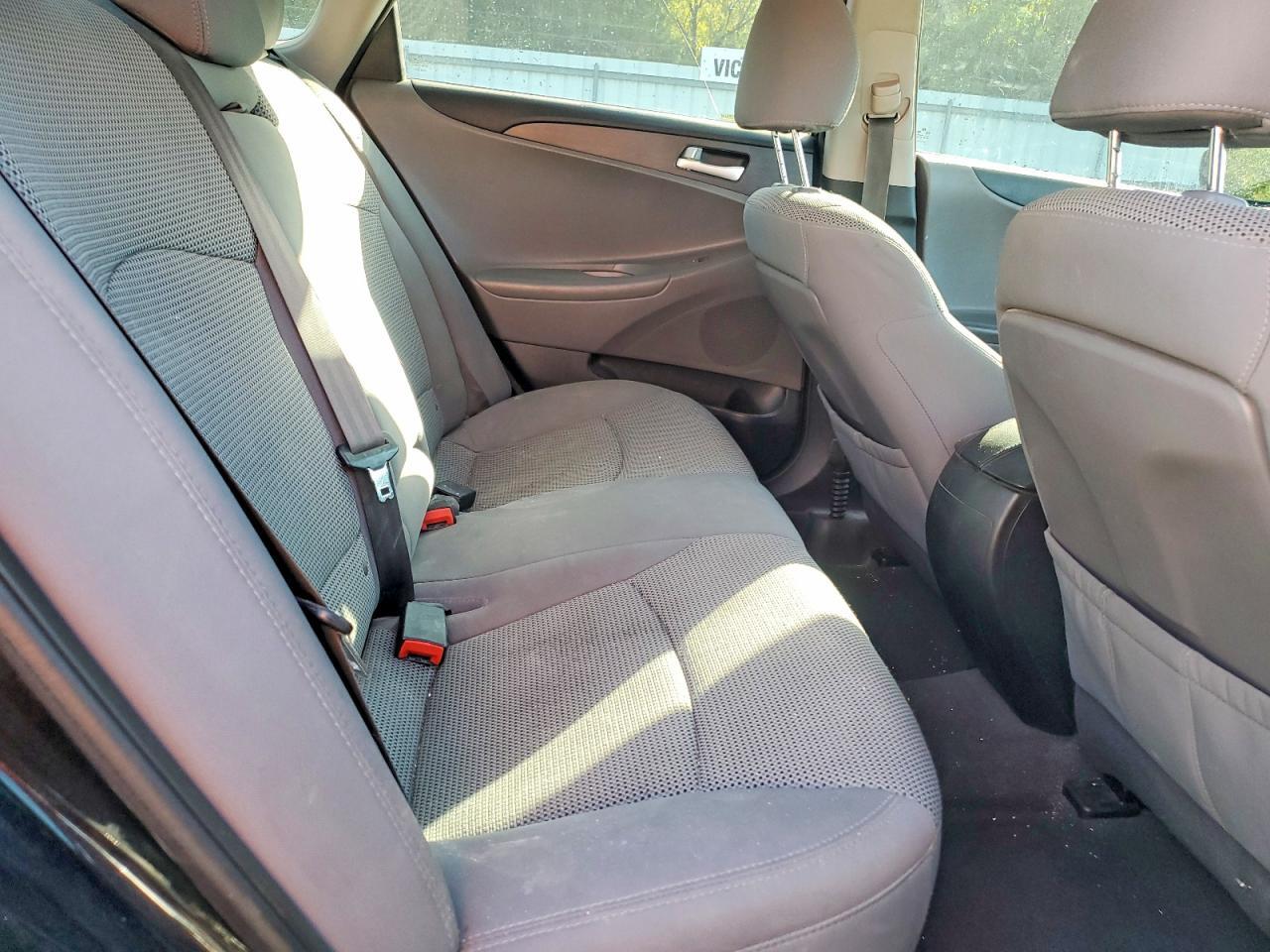 2011 HYUNDAI SONATA GLS — Фото 10 из 12