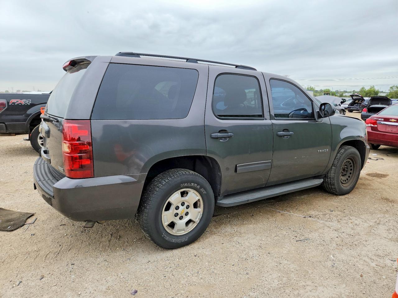 2010 CHEVROLET TAHOE C1500 LS — Фото 3 из 12