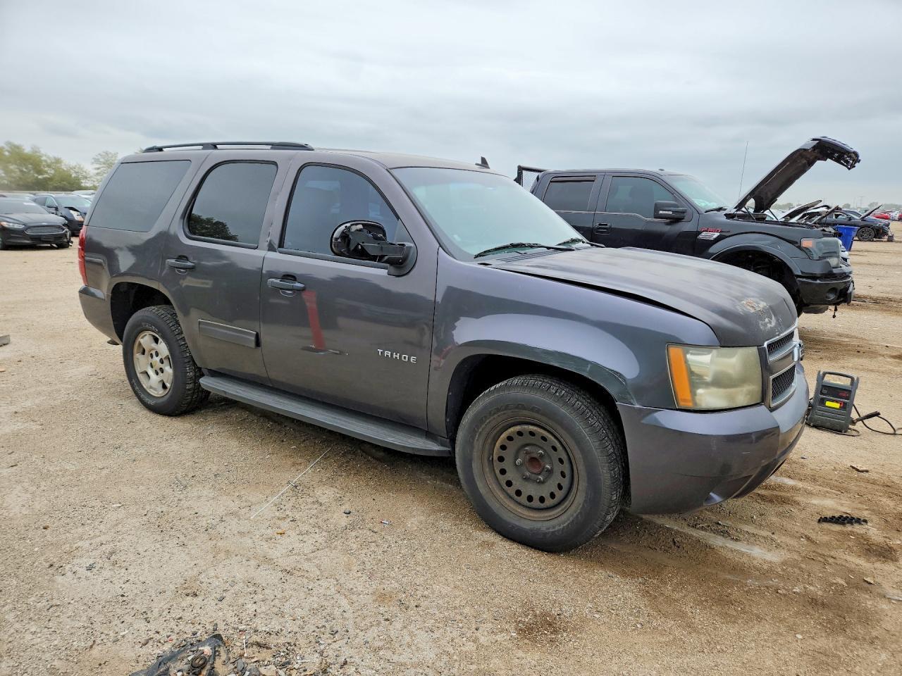 2010 CHEVROLET TAHOE C1500 LS — Фото 4 из 12