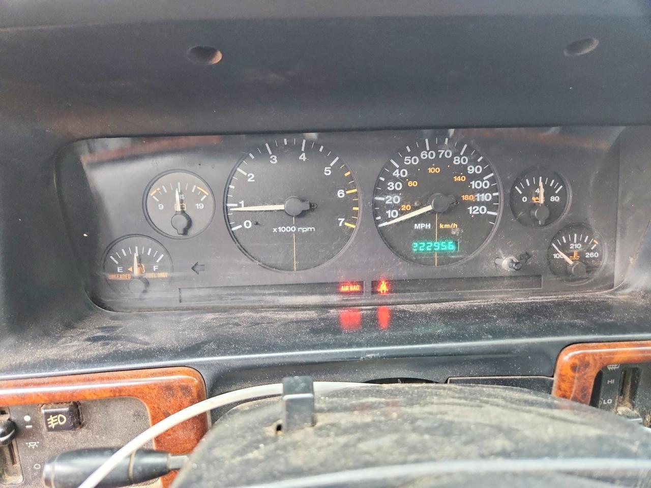 1997 JEEP GRAND CHEROKEE LIMITED — Фото 9 из 14