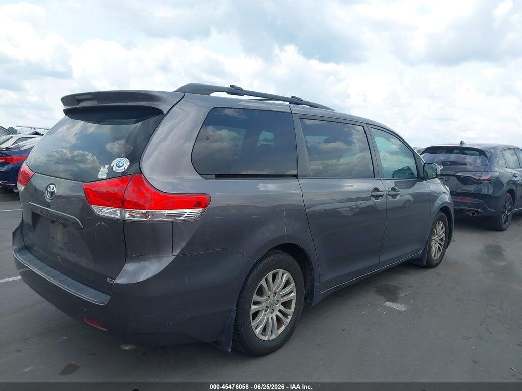 5TDYK3DCXDS347566 2013 TOYOTA SIENNA photo no. 4