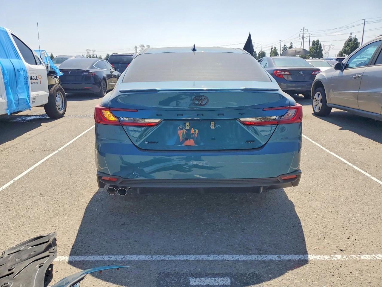 2026 TOYOTA CAMRY SE — Фото 6 из 13