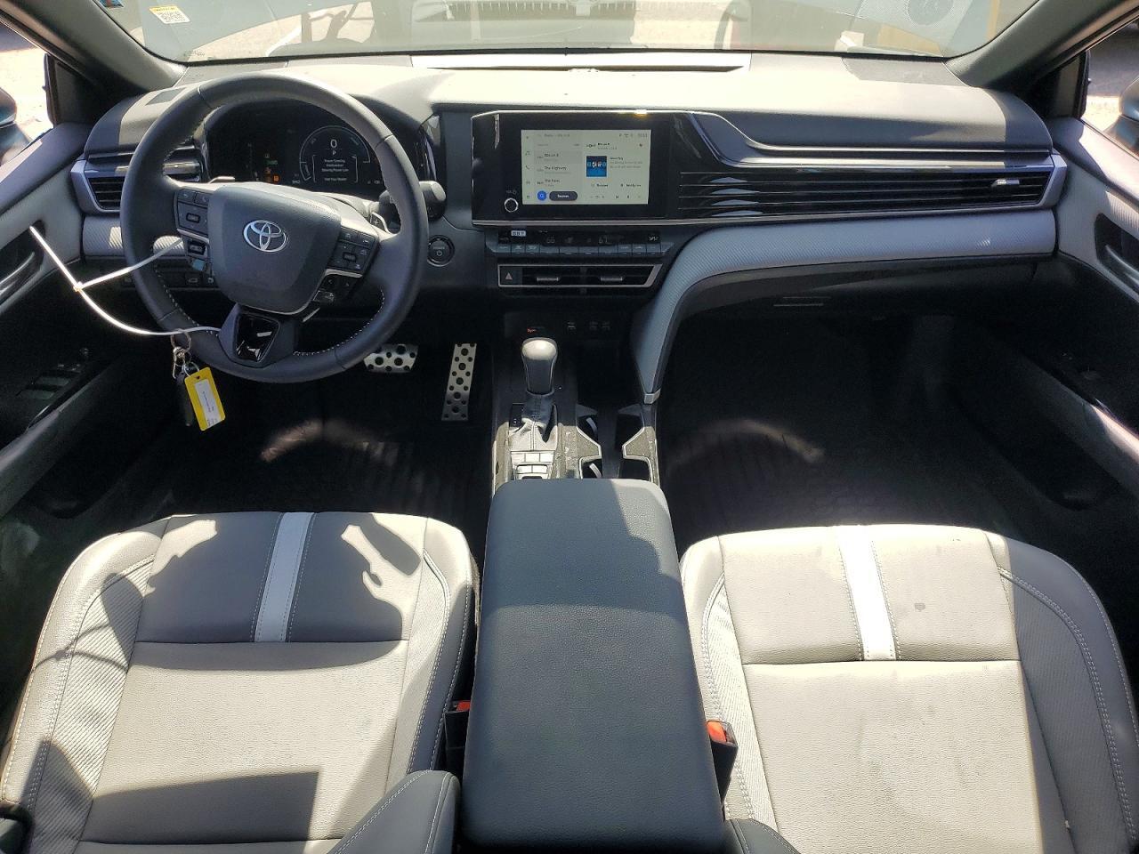 2026 TOYOTA CAMRY SE — Фото 8 из 13