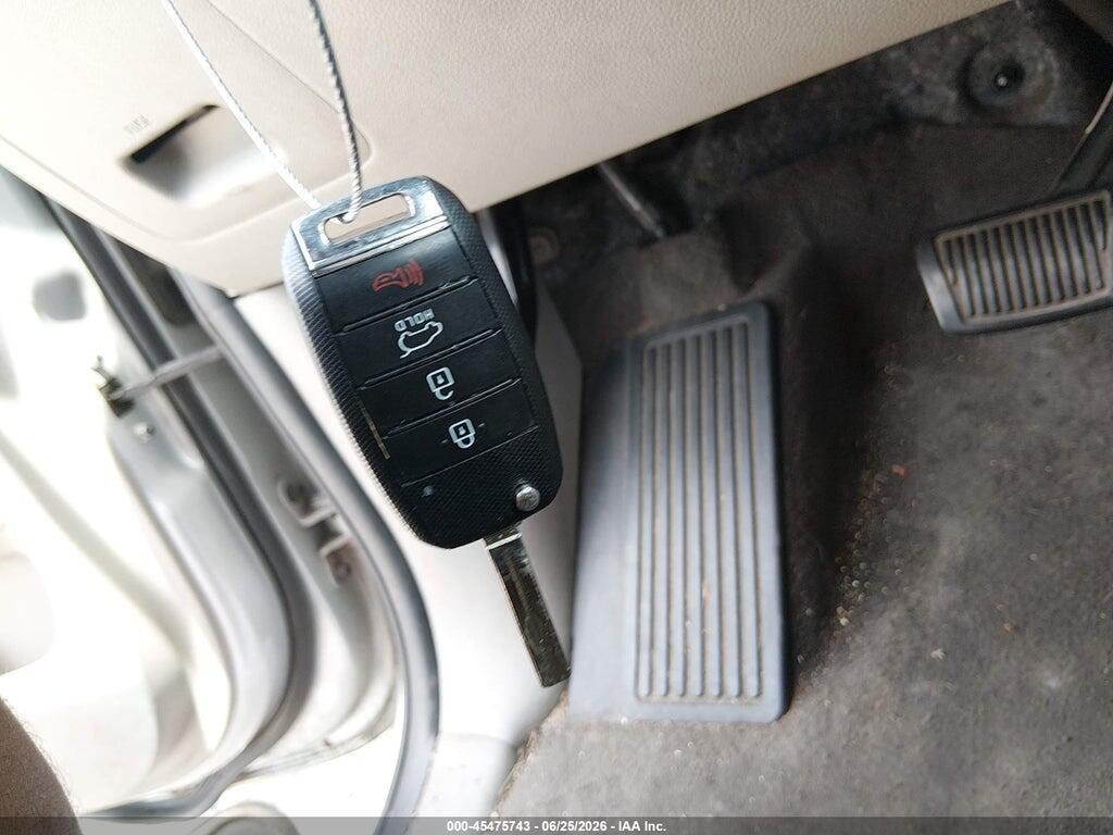 KNDMA5C11J6401538 2018 KIA SEDONA photo no. 11