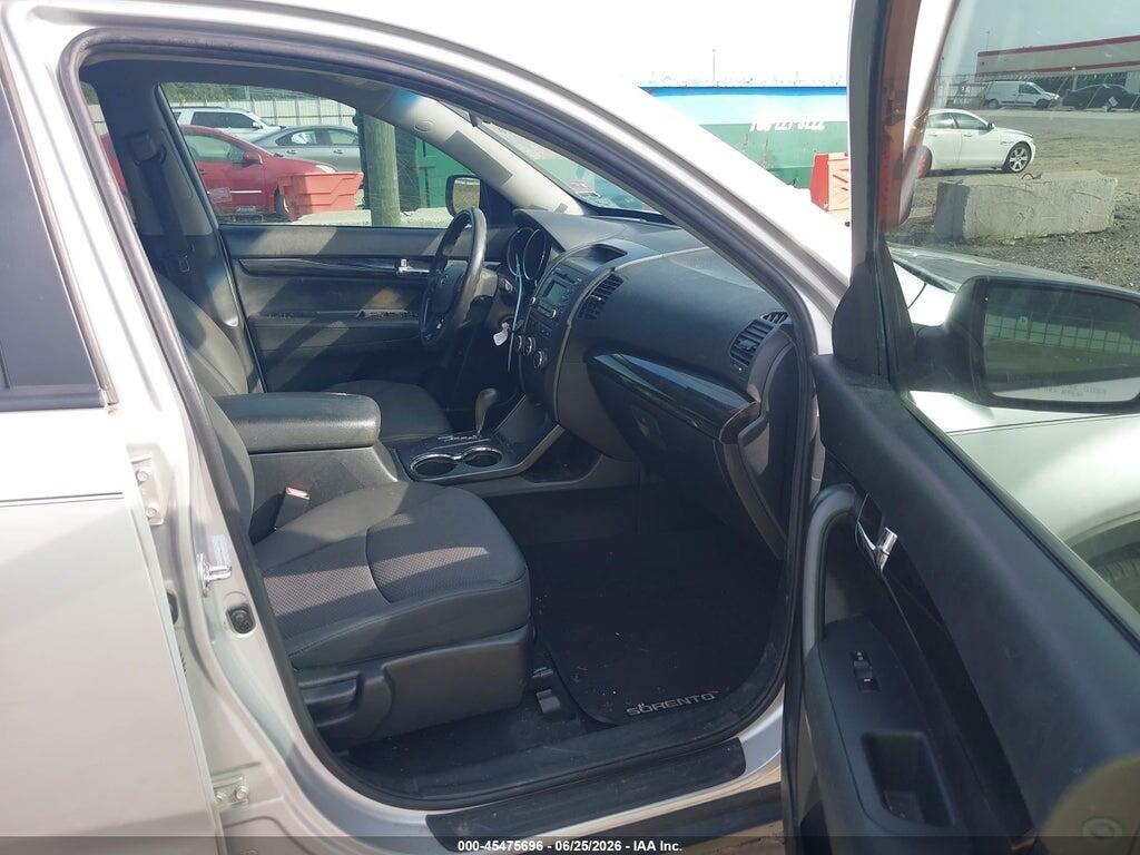 5XYKT3A18CG202897 2012 KIA SORENTO photo no. 5