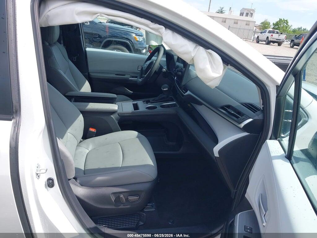 5TDYSKFC4TS245069 2026 TOYOTA SIENNA photo no. 5