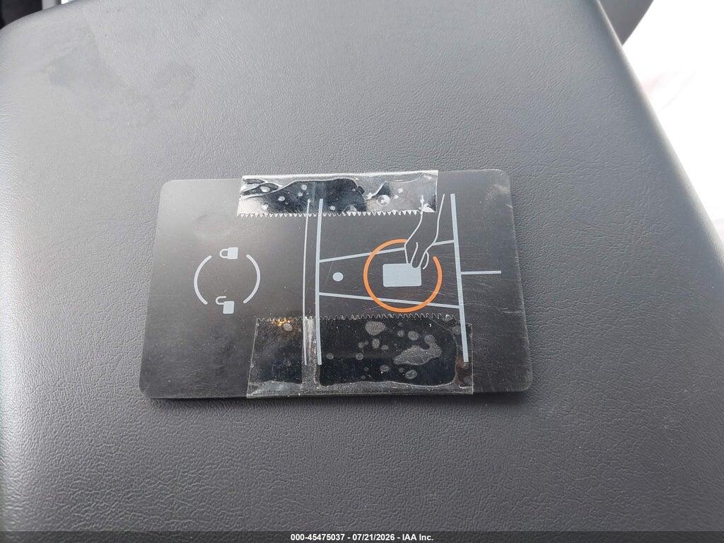 7SAYGDEE8RF152989 2024 TESLA MODEL Y photo no. 11