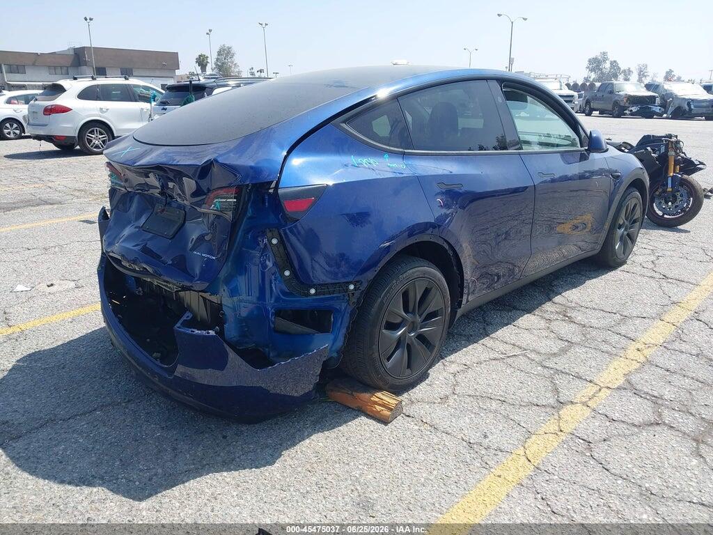 7SAYGDEE8RF152989 2024 TESLA MODEL Y photo no. 4