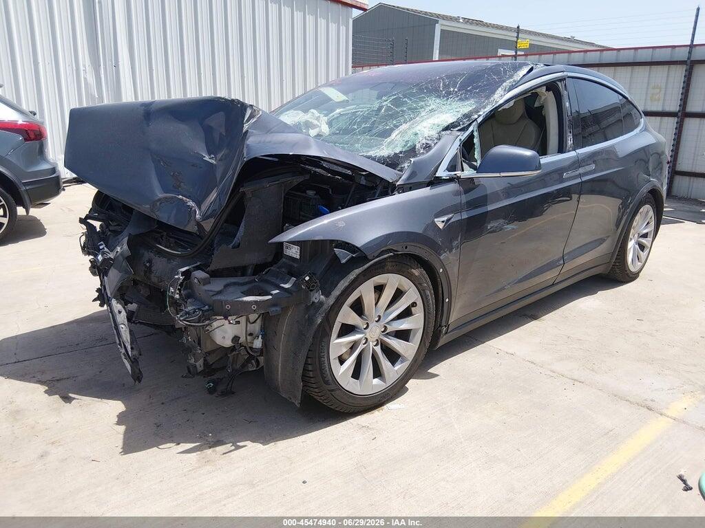 5YJXCBE28HF048256 2017 TESLA MODEL X photo no. 2