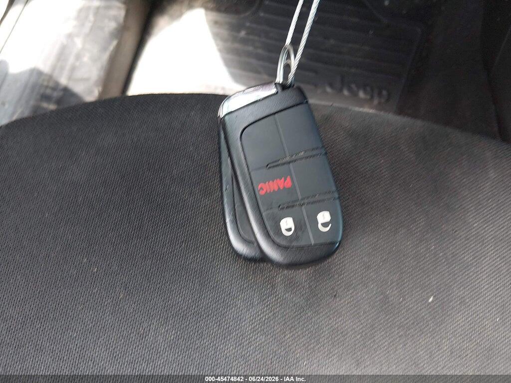 ZACNJDB10PPP62004 2023 JEEP RENEGADE photo no. 11