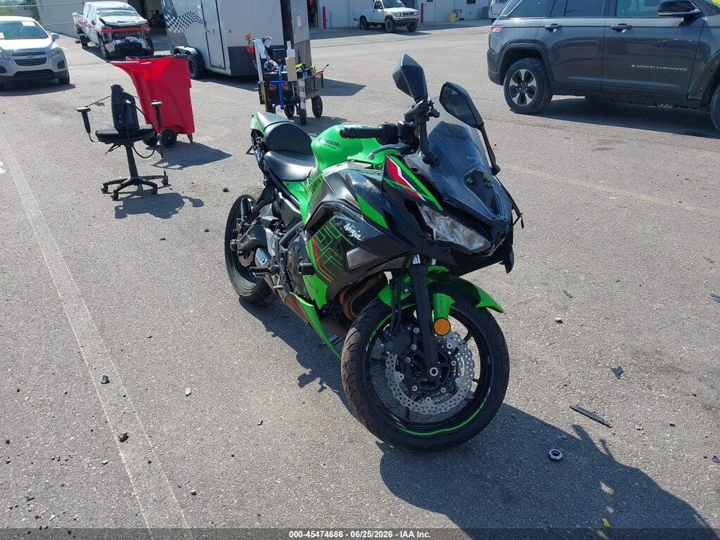 ML5EXEP1XRDAC1921 2024 KAWASAKI EX650 photo no. 1
