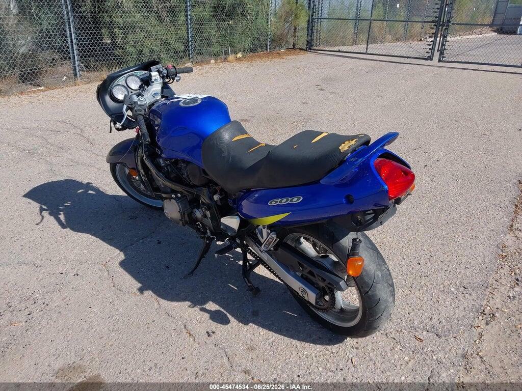 JS1GN79A712103744 2001 SUZUKI GSX600 photo no. 3