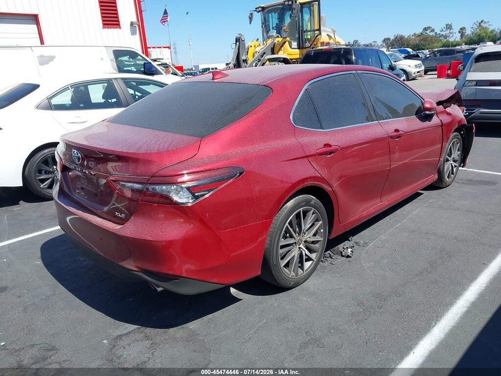 4T1F11AKXNU711259 2022 TOYOTA CAMRY photo no. 4