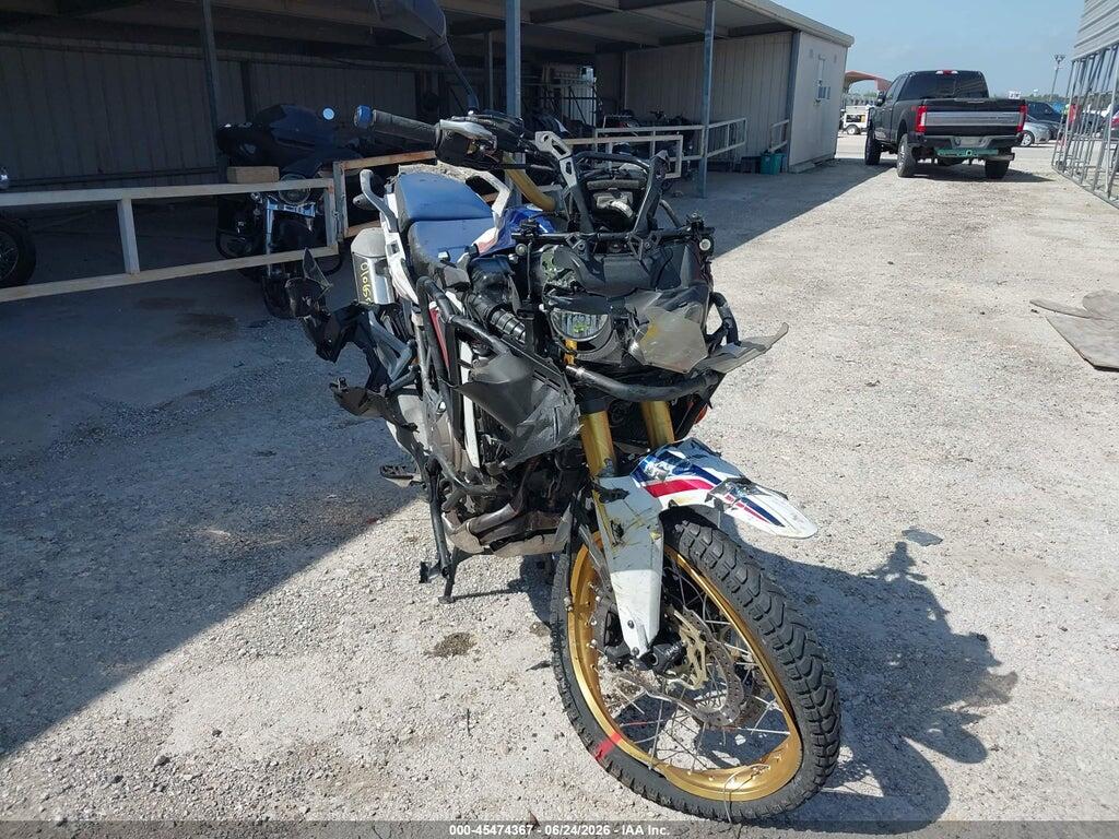 2017 HONDA CRF1000 JH2SD04G1HK000214