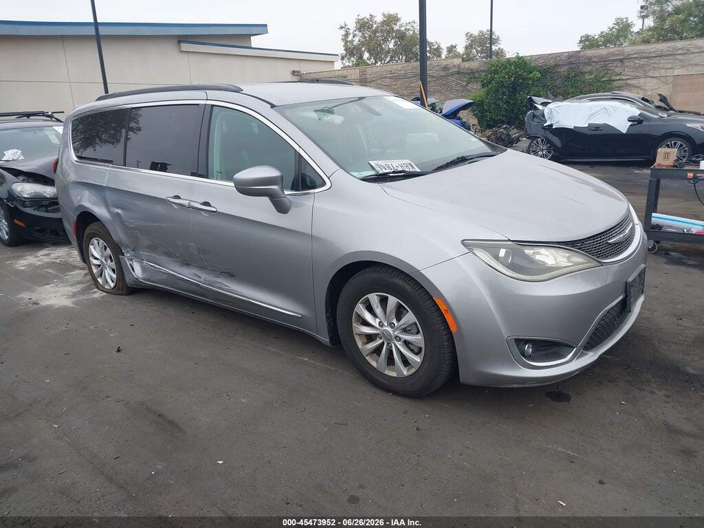 2C4RC1BG4HR569868 2017 CHRYSLER PACIFICA photo no. 1