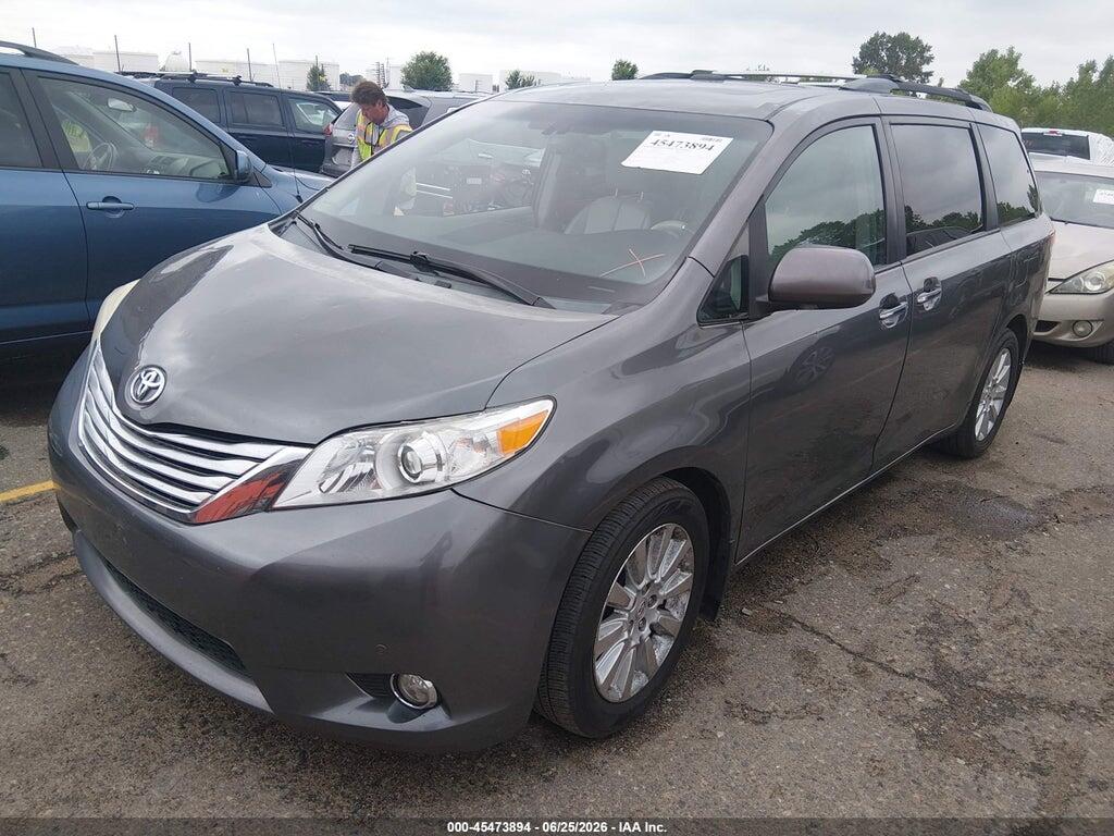 5TDDK3DC8CS030771 2012 TOYOTA SIENNA photo no. 2