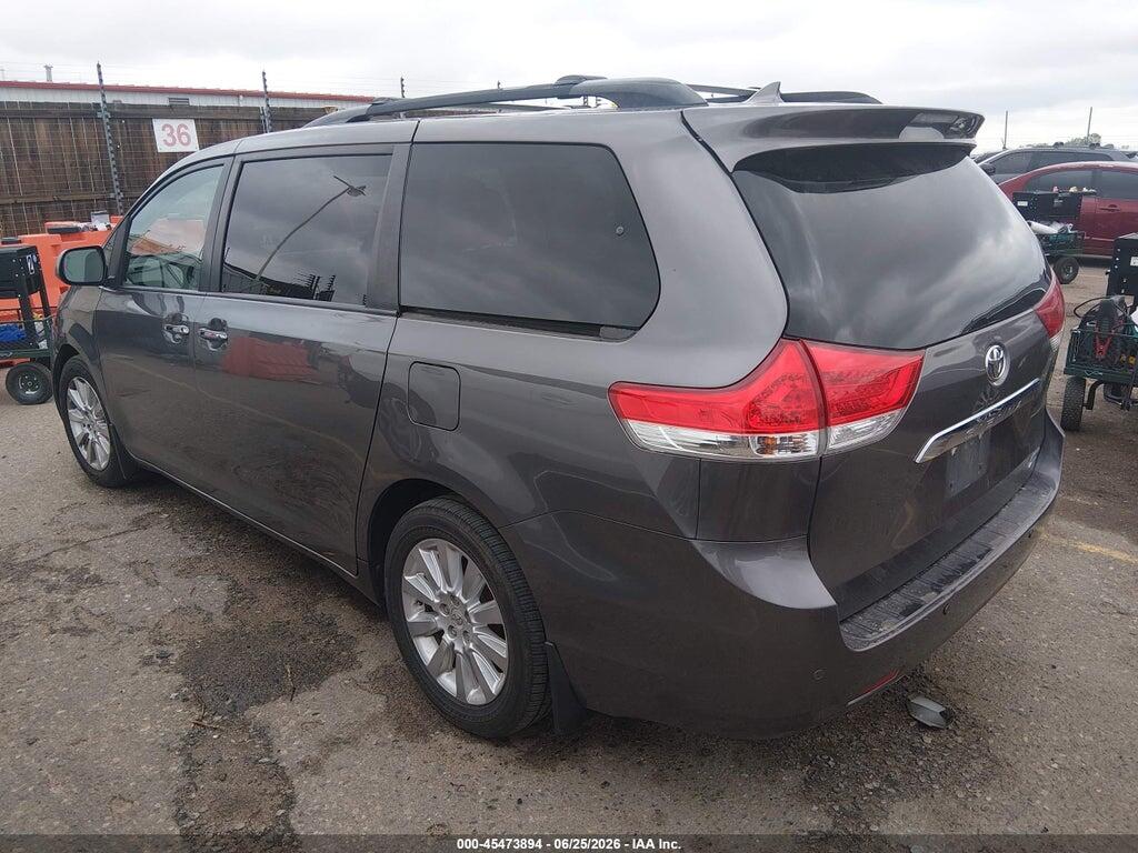 5TDDK3DC8CS030771 2012 TOYOTA SIENNA photo no. 3
