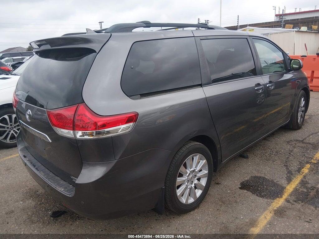 5TDDK3DC8CS030771 2012 TOYOTA SIENNA photo no. 4