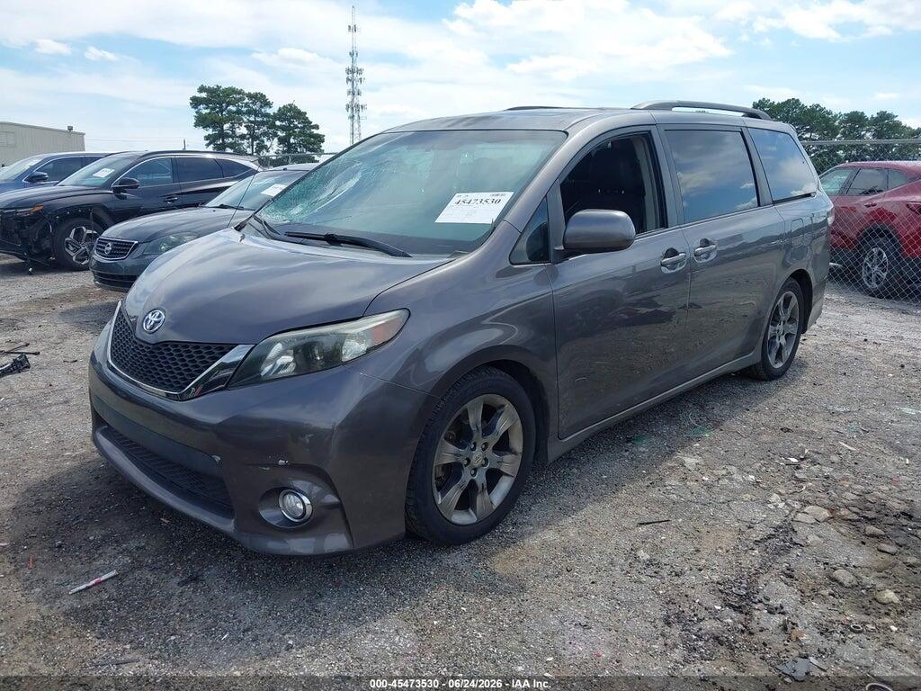 5TDXK3DC2BS076155 2011 TOYOTA SIENNA photo no. 2