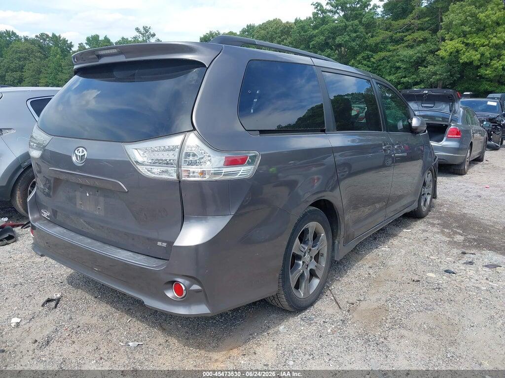 5TDXK3DC2BS076155 2011 TOYOTA SIENNA photo no. 4