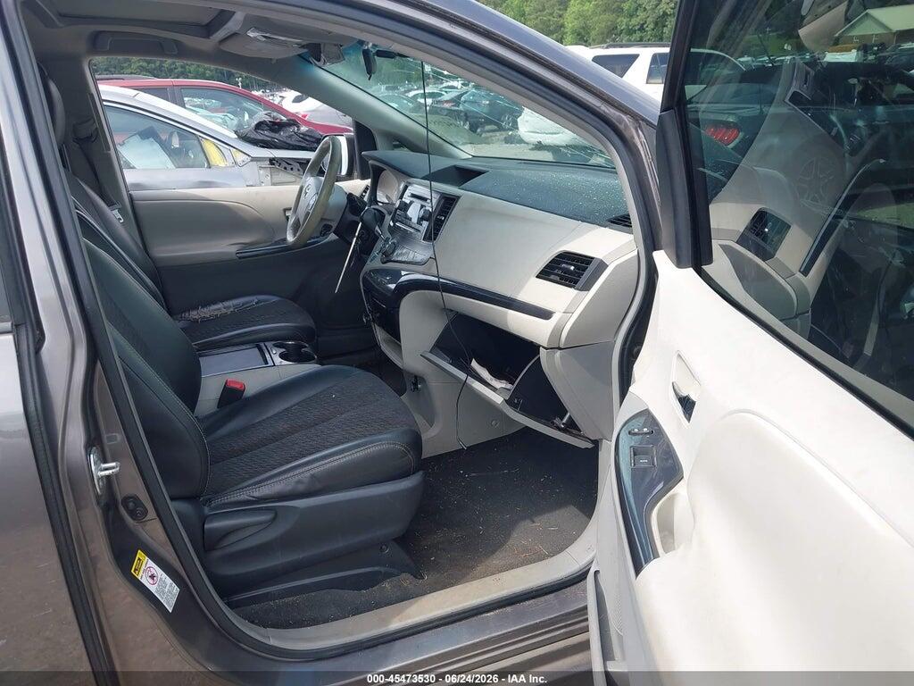 5TDXK3DC2BS076155 2011 TOYOTA SIENNA photo no. 5