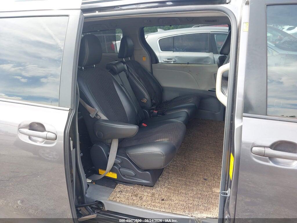 5TDXK3DC2BS076155 2011 TOYOTA SIENNA photo no. 8