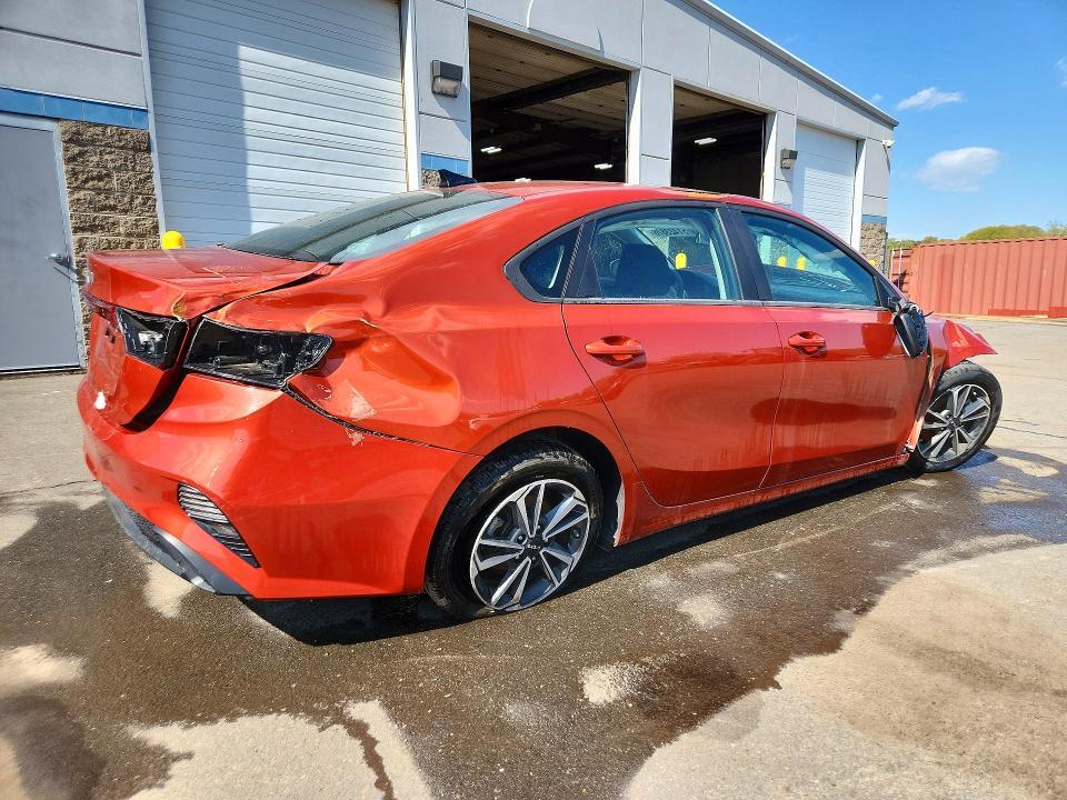 2024 KIA FORTE LXS — Фото 3 из 13