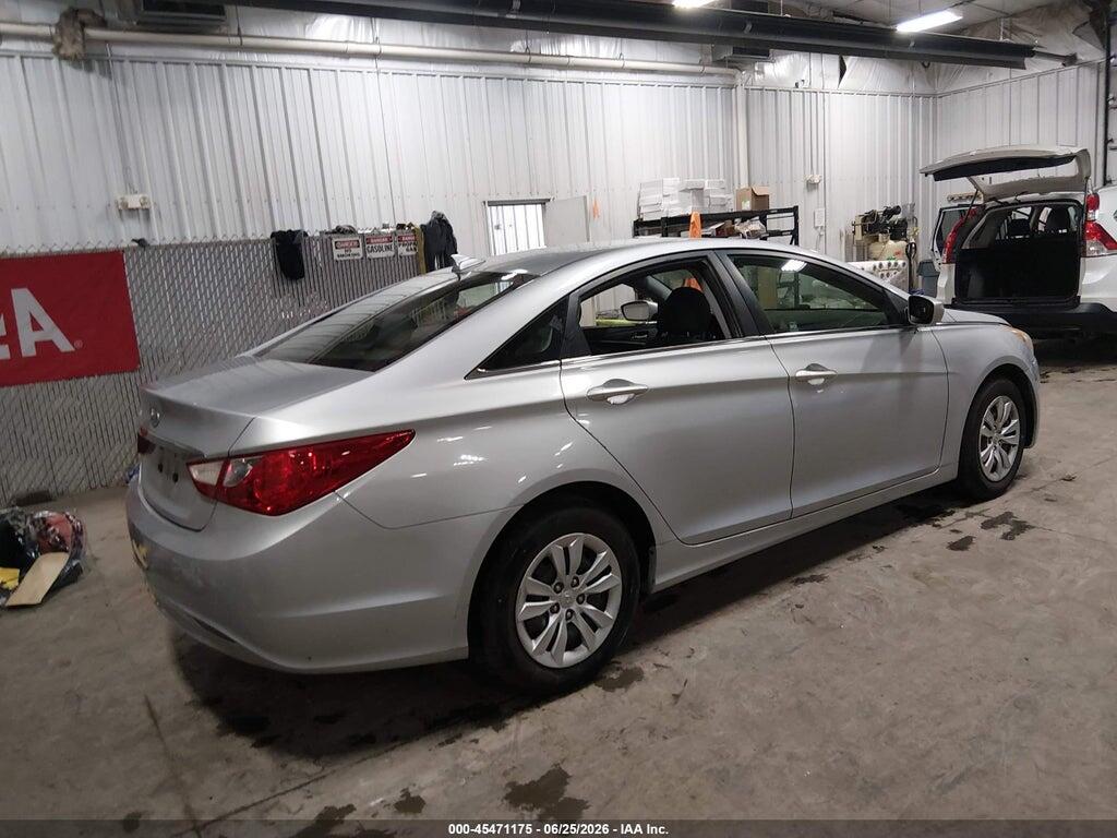 5NPEB4AC5CH318316 2012 HYUNDAI SONATA photo no. 4