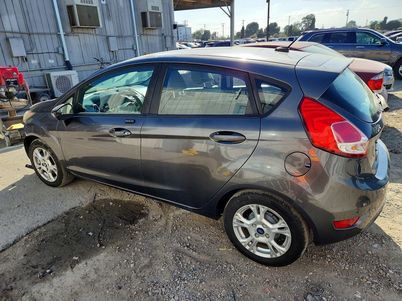 2015 FORD FIESTA SE — Фото 2 из 14