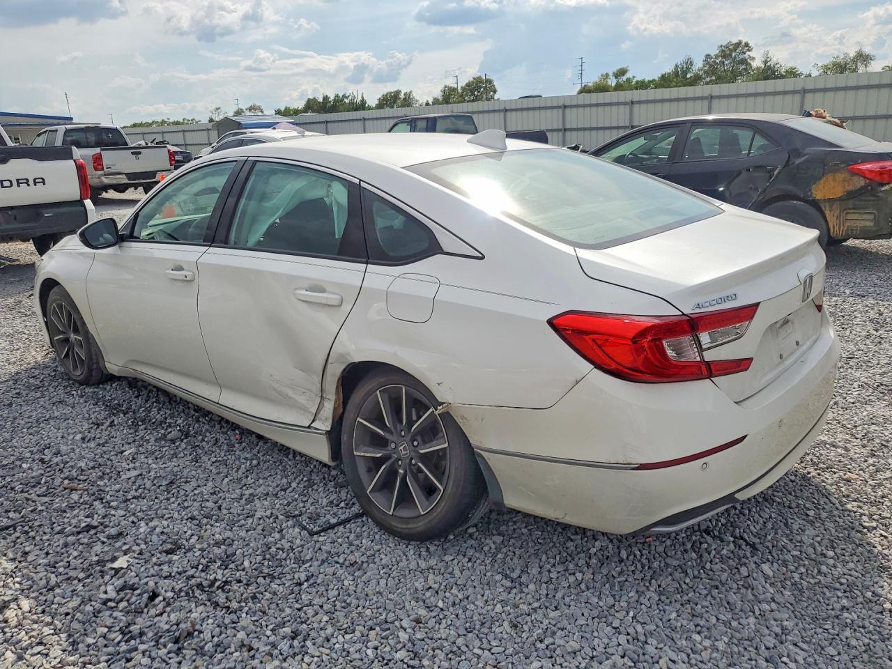2021 HONDA ACCORD EX-L — Фото 2 из 12