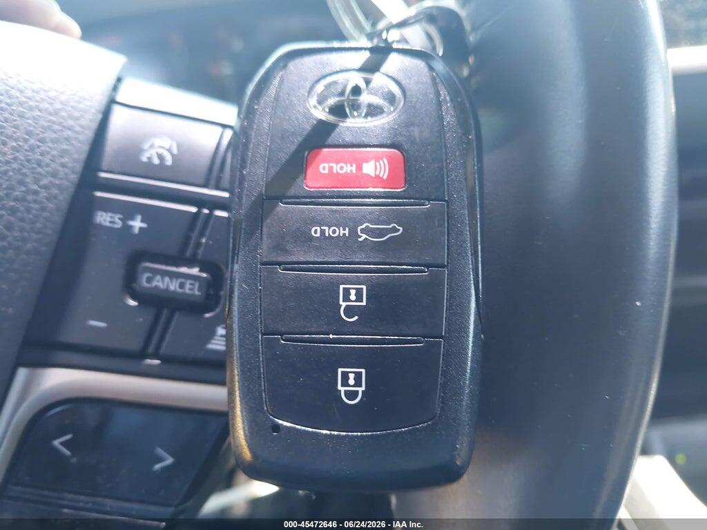 JTDAAAAF1R3022241 2024 TOYOTA CROWN photo no. 11