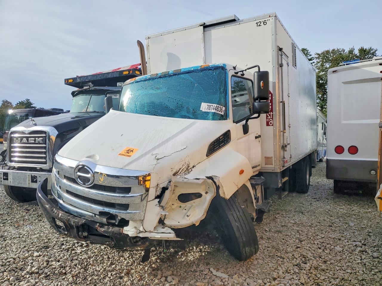 2018 HINO 258/268 - BOX TRUCK