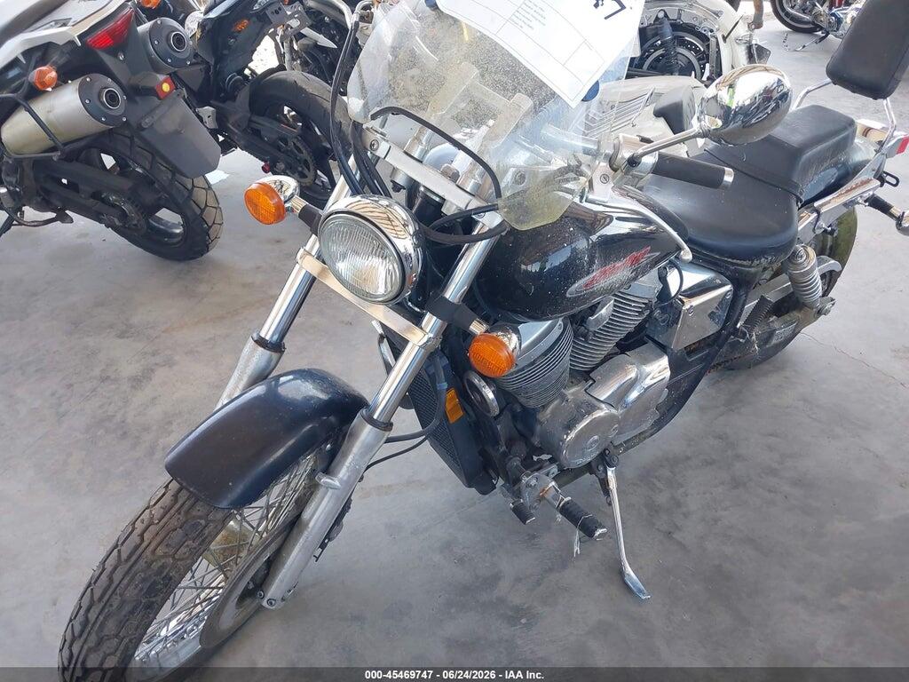 JH2RC44061K501729 2001 HONDA VT750 photo no. 2