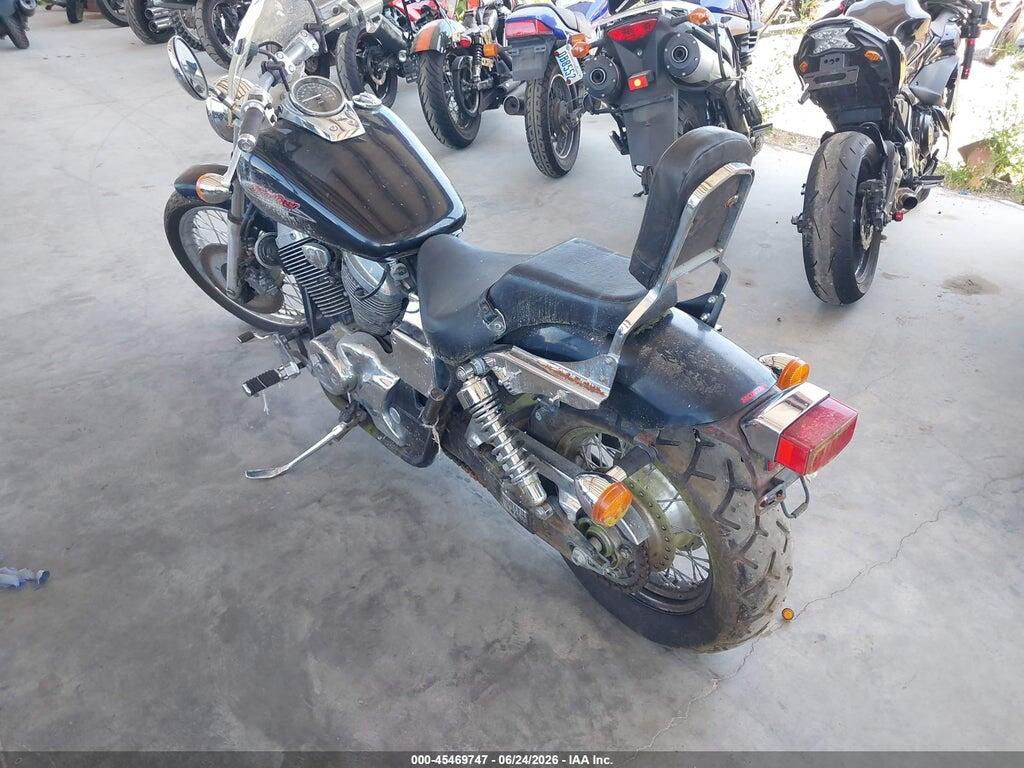 JH2RC44061K501729 2001 HONDA VT750 photo no. 3