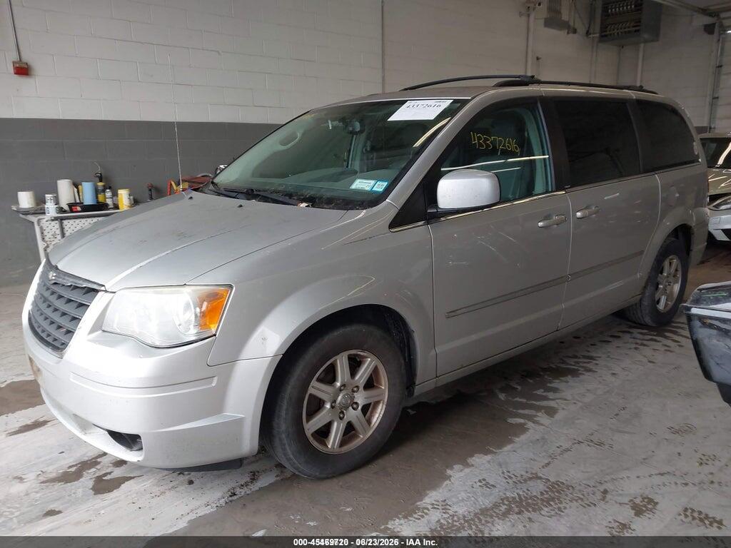2A4RR5DX0AR193527 2010 CHRYSLER TOWN & COUNTRY photo no. 2