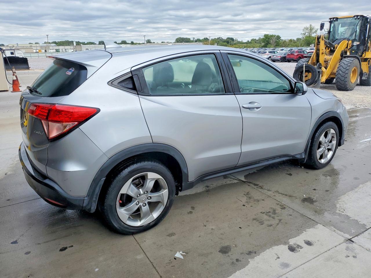 2017 HONDA HR-V LX — Фото 3 из 13