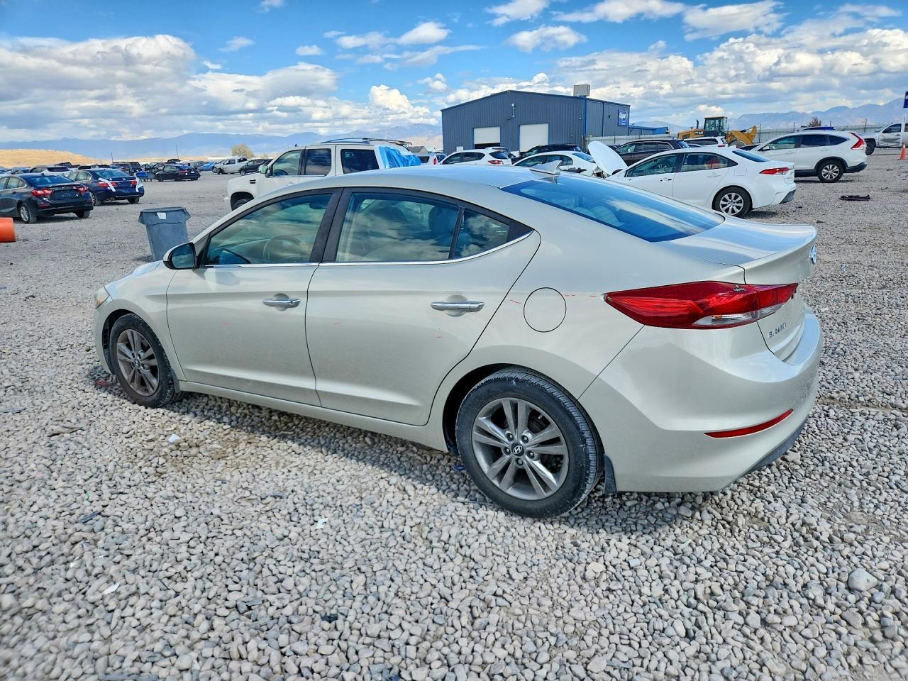 2017 HYUNDAI ELANTRA VALUE EDITION — Фото 2 из 12