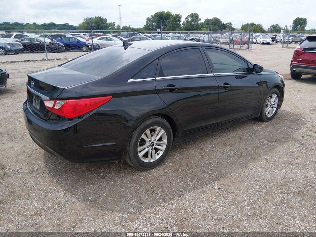 5NPEB4AC8BH166823 2011 HYUNDAI SONATA photo no. 4