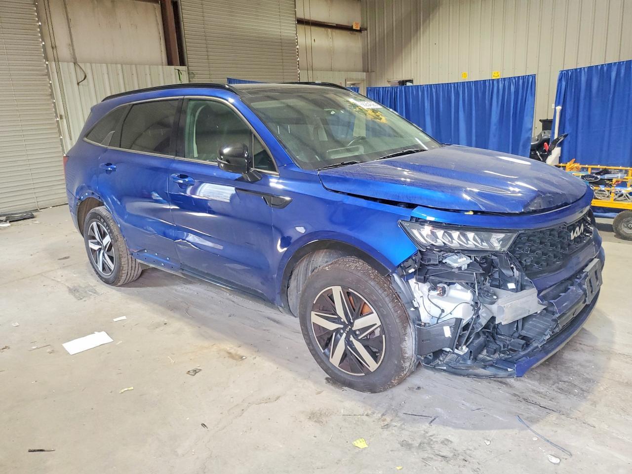 2022 KIA SORENTO S — Фото 4 из 13