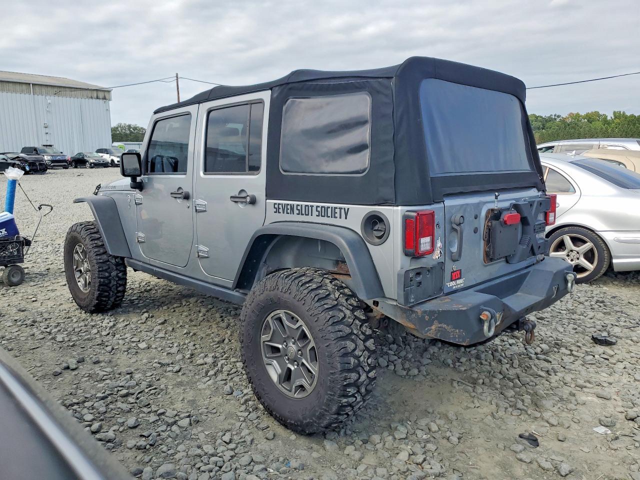 2015 JEEP WRANGLER UNLIMITED RUBICON — Фото 2 из 12