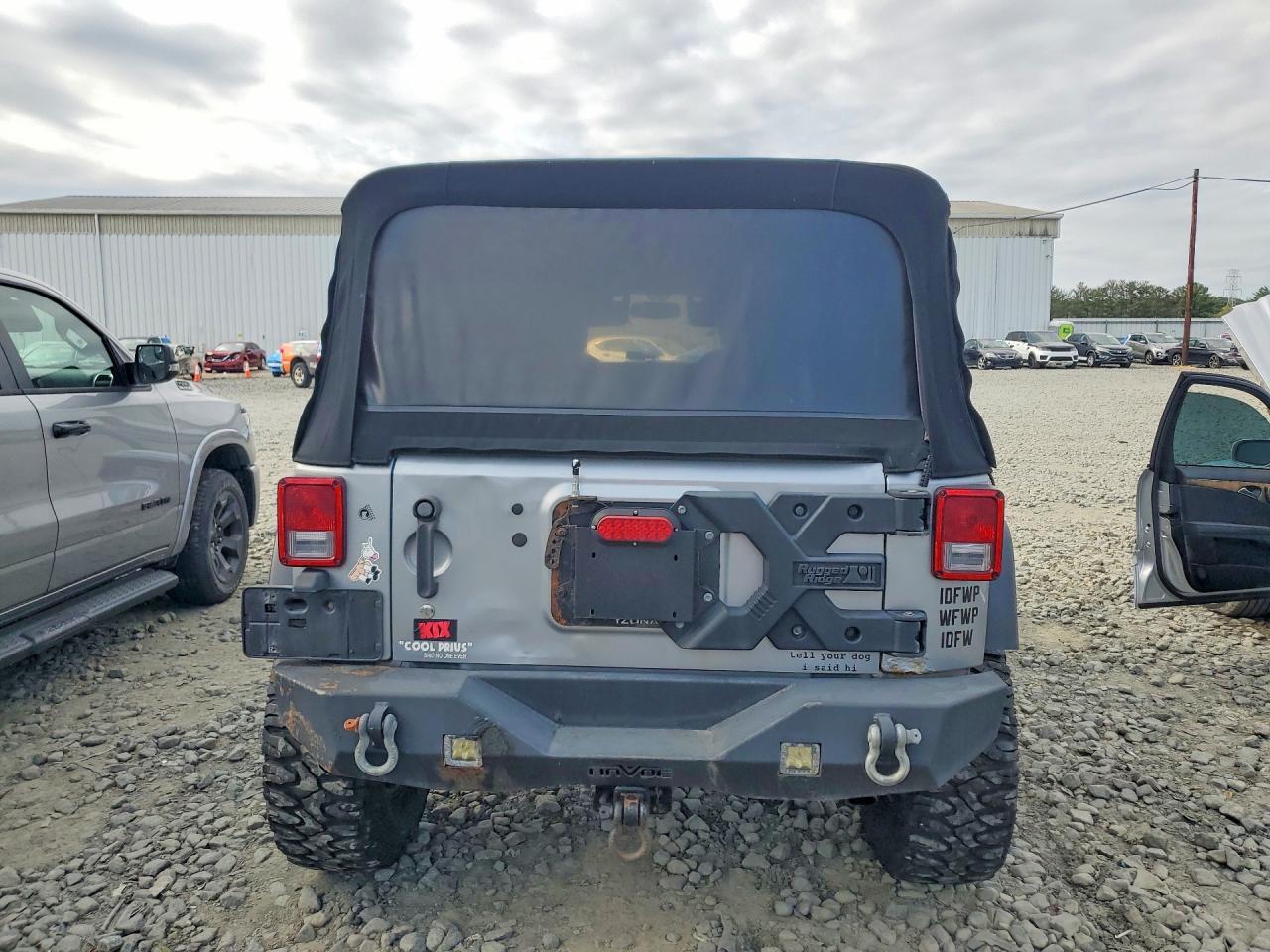 2015 JEEP WRANGLER UNLIMITED RUBICON — Фото 6 из 12