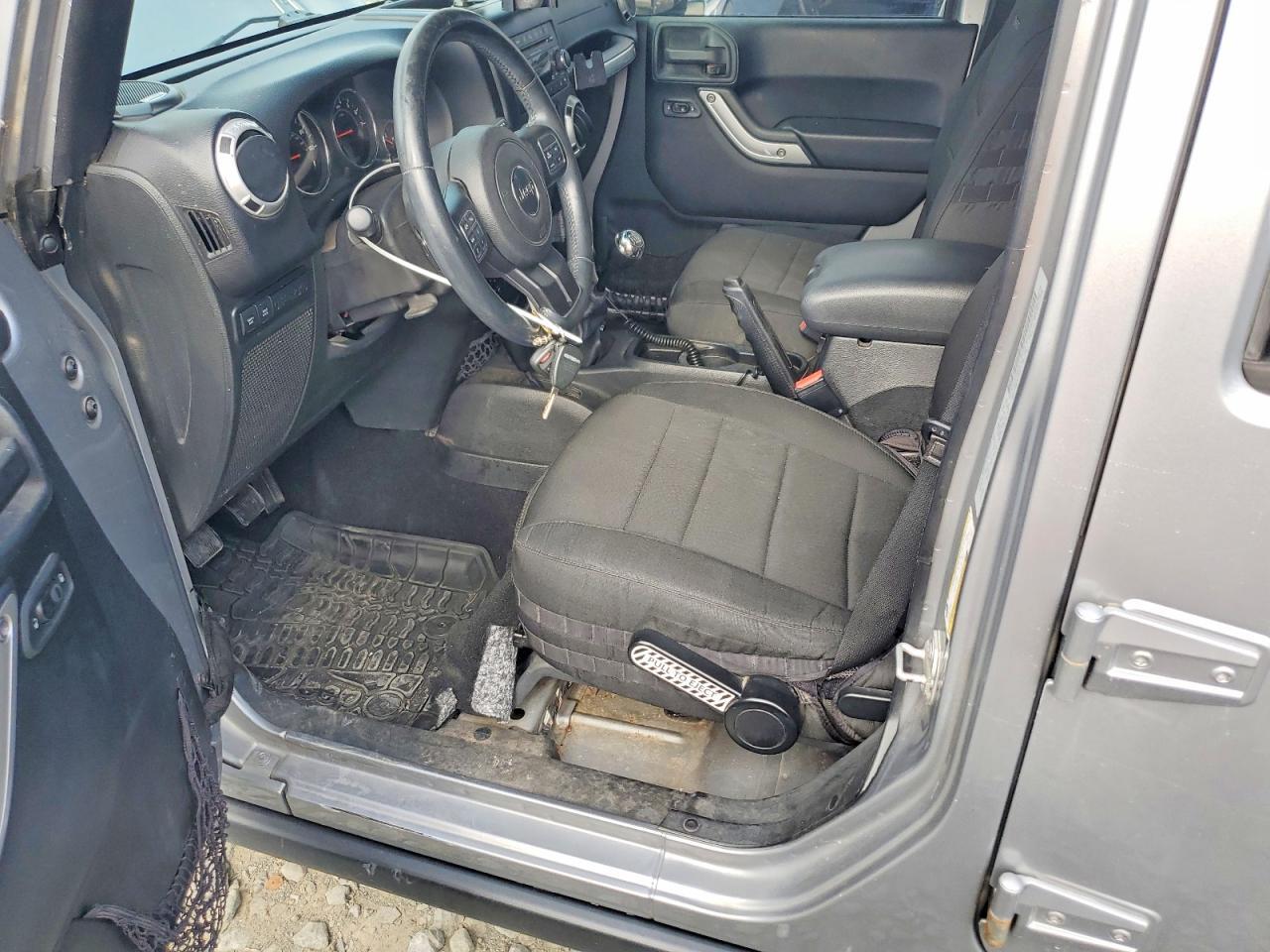 2015 JEEP WRANGLER UNLIMITED RUBICON — Фото 7 из 12