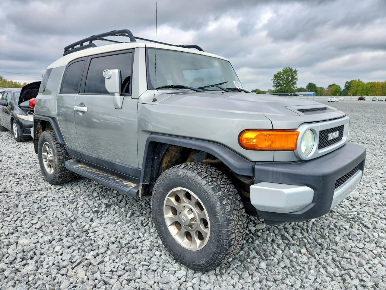 2012 TOYOTA FJ CRUISER BASE — Фото 4 из 14