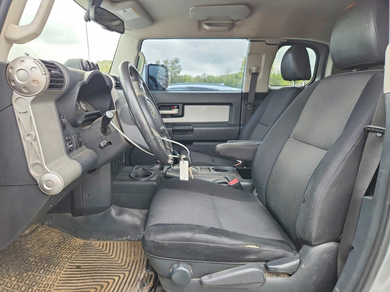 2012 TOYOTA FJ CRUISER BASE — Фото 8 из 14