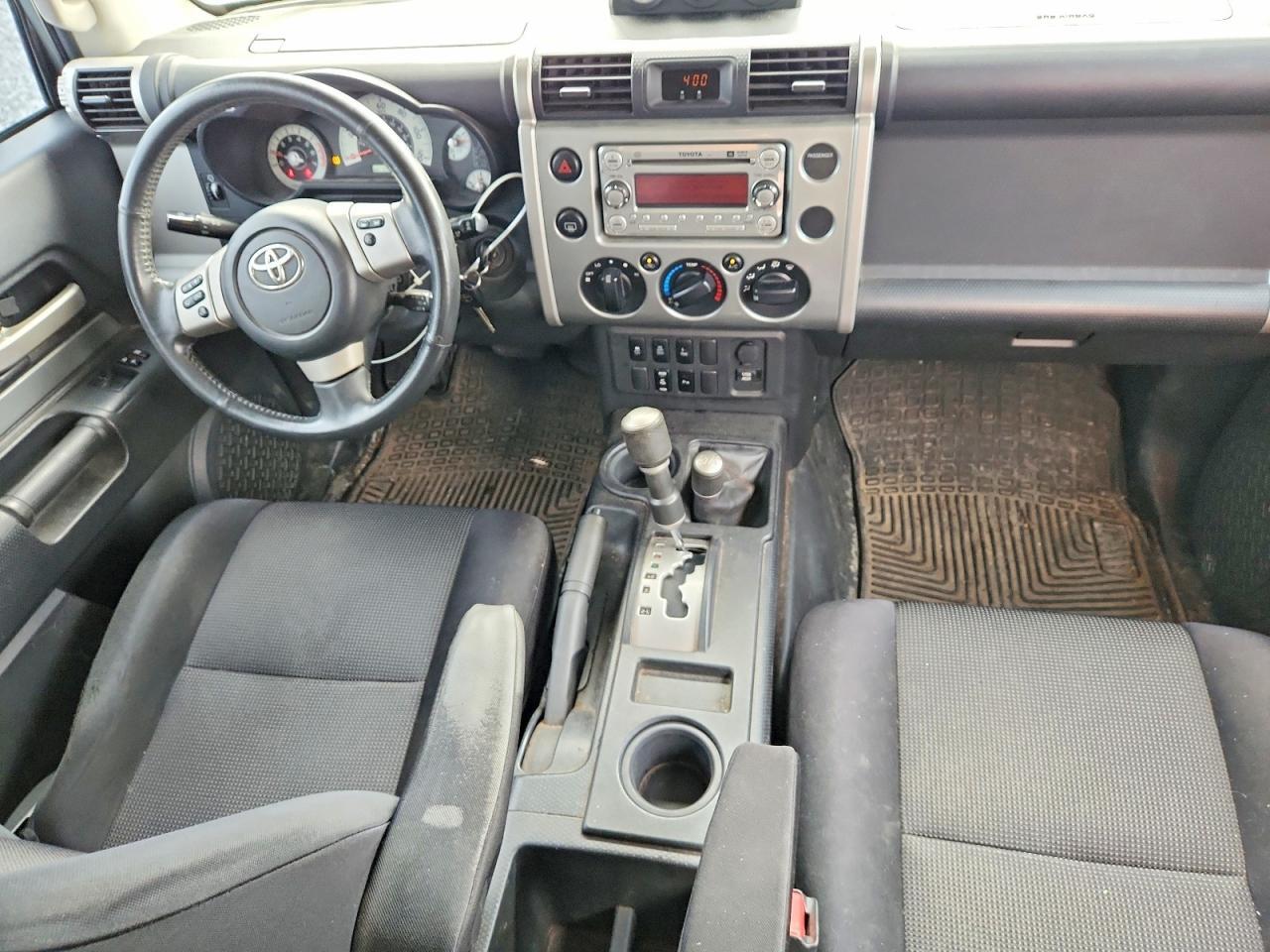 2012 TOYOTA FJ CRUISER BASE — Фото 9 из 14