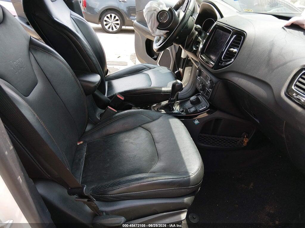 3C4NJDCB8JT175205 2018 JEEP COMPASS photo no. 5