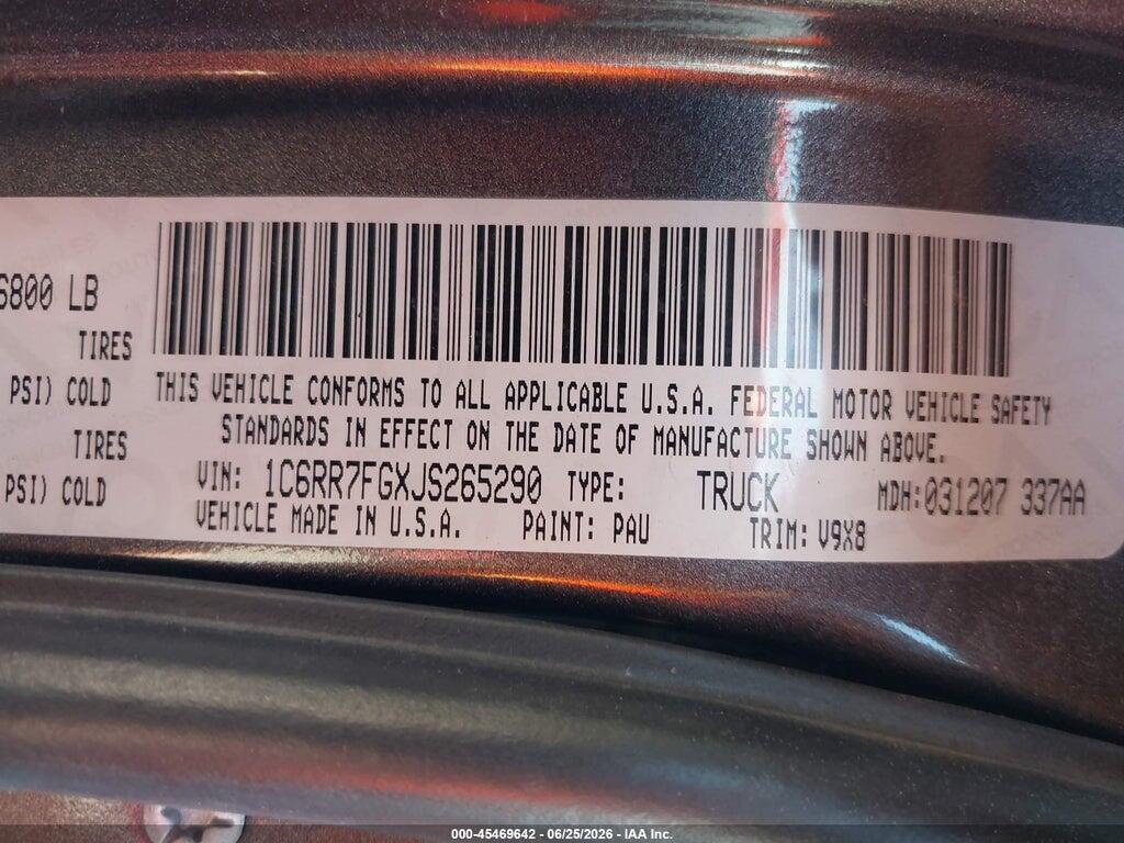 1C6RR7FGXJS265290 2018 RAM 1500 photo no. 9