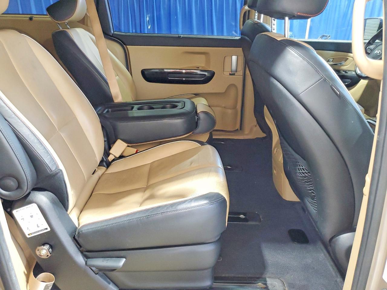 2015 KIA SEDONA EX — Фото 11 из 13